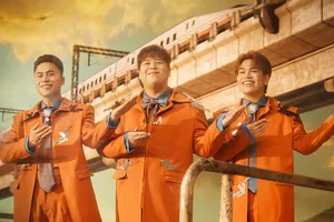 Nhóm nhà sản xuất âm nhạc DTAP trong MV Made in Vietnam
