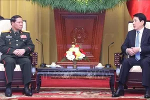 Chủ tịch nước Lương Cường tiếp Trung tướng Vongsone Inpanphim. Ảnh: TTXVN