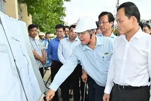 Bí thư Thành ủy TPHCM khảo sát thực địa, tháo gỡ khó khăn dự án Rạch Xuyên Tâm
