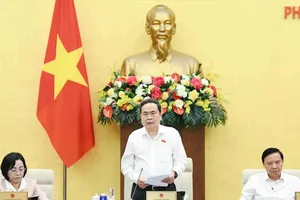 Phiên họp thứ 49 của Ủy ban Thường vụ Quốc hội. Ảnh: VIẾT CHUNG