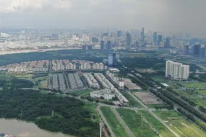 Khu đất tại khu đô thị Thủ Thiêm, TPHCM. Ảnh: HOÀNG HÙNG