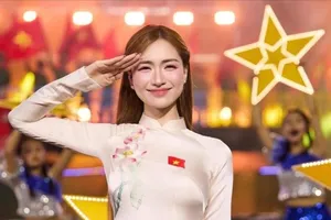Ca sĩ Hòa Minzy