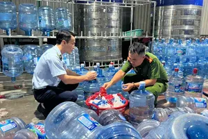 Phát hiện đường dây sản xuất nước Lavie giả ở Hà Nội