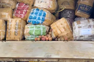 Nhiều hoạt động hỗ trợ tài xế bị mắc kẹt trên đường Hồ Chí Minh