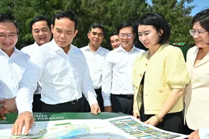 Bí thư Thành ủy TPHCM Trần Lưu Quang khảo sát tiến độ dự án Khu đô thị du lịch lấn biển Cần Giờ