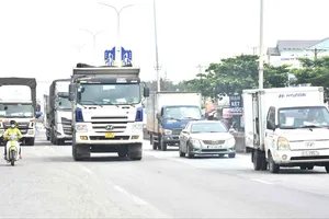 Phương tiện vận tải lưu thông trên quốc lộ 51 đoạn qua địa bàn TPHCM