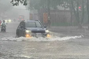 Nguyên nhân ngày 11-12, nhiều nơi ở Nam bộ mưa to