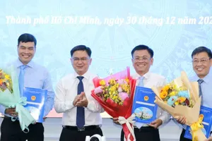 Chủ tịch UBND TPHCM điều động, bổ nhiệm nhiều cán bộ lãnh đạo