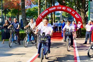 TPHCM: Khánh thành làn ưu tiên xe đạp trên đường Mai Chí Thọ