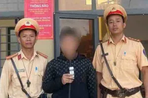 Phát hiện hành khách trên xe ô tô dương tính với ma túy 