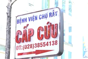 Một phụ nữ cấp cứu tại Bệnh viện Chợ Rẫy sau khi hút mỡ