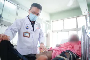 Nạn nhân vụ cháy giàn khoan mỏ Sông Đốc đang được điều trị tại Bệnh viện Chợ Rẫy