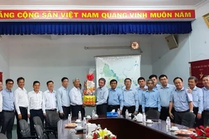 Đoàn lãnh đạo TPHCM thăm, chúc tết các đơn vị 