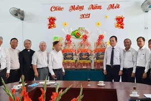 Đoàn lãnh đạo TPHCM thăm, chúc tết các cơ sở tôn giáo