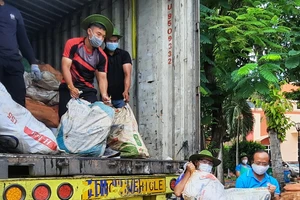 Tiếp nhận những “Chuyến hàng nghĩa tình” của tỉnh An Giang gửi người dân TPHCM 