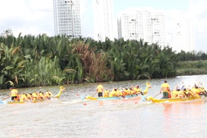 Đua thuyền đã trở thành điểm nhấn nổi bật cho hoạt động thể thao TPHCM. Ảnh: NGUYỄN ANH