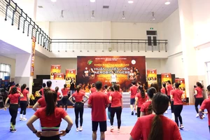 63 học viên tham dự khóa đào tạo nâng cao HLV aerobic fitness. Ảnh: NGUYỄN ANH