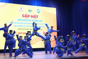 Chương trình gặp mặt với nhiều màn trình diễn đặc sắc của các đội tuyển. Ảnh: THANH TÙNG