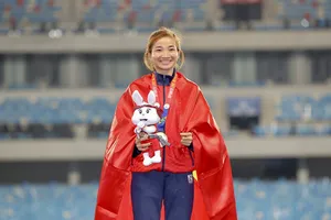 Nguyễn Thị Oanh khiến tất cả phải nể phục khi chiến thắng ở 2 nội dung có thời gian thi đấu chỉ cách nhau gần 20 phút. Ảnh: DŨNG PHƯƠNG