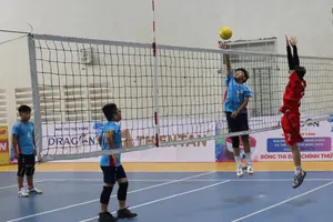 Phần tranh tài vòng bảng của nội dung năng khiếu dưới 11 tuổi. Ảnh: THANH TÙNG 