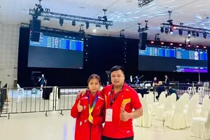 VĐV cử tạ trẻ nổi bật của TPHCM Y Liên (trái) sẽ tham dự Đại hội Thể thao trẻ châu Á lần 3
