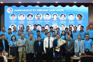 Ban chấp hành Liên đoàn bóng bàn TPHCM nhiệm kỳ 2025-2030. Ảnh: THANH TÙNG 