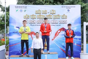 Kình ngư Phạm Thanh Bảo giành HCV ở 100m ếch nam