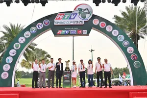 Các đại biểu khai mạc giải đấu