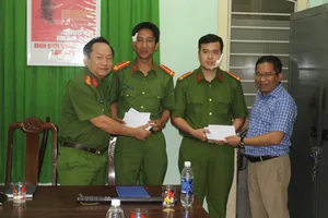 Hai chiến sĩ công an bị thương khi ngăn đối tượng bị bệnh tâm thần đe dọa giết người