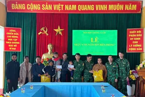 Bộ đội Biên phòng nhận nuôi con của hai vợ chồng mất tích trong vụ sạt lở tại Hùng Sơn