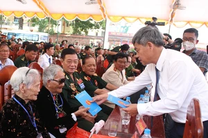 Tưởng niệm và tri ân các anh hùng liệt sĩ tại Thành cổ Quảng Trị