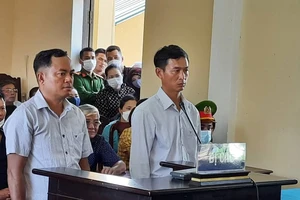 Thu tiền làm sổ đỏ sai quy định, nguyên chủ tịch xã và cán bộ địa chính lãnh án tù