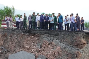 Phó Thủ tướng Lê Văn Thành kiểm tra công tác khắc phục hậu quả mưa lũ tại Quảng Trị