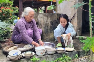 Vợi thương chén mẻ quê nhà