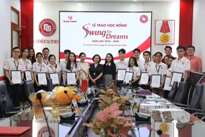 Tập đoàn Nam Long trao 72 suất học bổng “Swing for Dreams” năm 2024 với tổng giá trị 720 triệu đồng cho sinh viên tại TPHCM