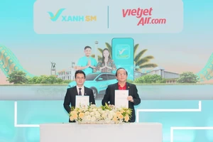 Vietjet và Xanh SM bắt tay phát triển sản phẩm di chuyển xanh cho du khách Đông Nam Á