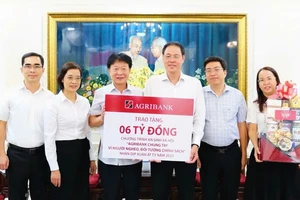 Agribank chung tay hỗ trợ đối tượng chính sách, hộ nghèo TPHCM nhân dịp Tết Ất Tỵ 2025