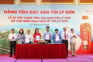 Nam Ngư chung tay quảng bá đặc sản tỏi Lý Sơn