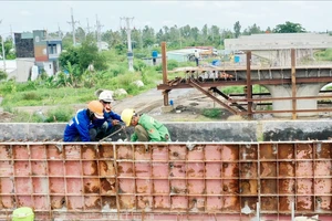 Rầm rộ những công trình trọng điểm - Bài 2: Hối hả đường vành đai, sôi động đường liên vùng