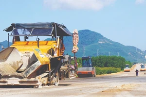 “Đua tốc độ” trên các công trình giao thông trọng điểm