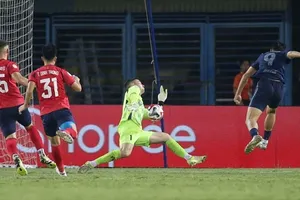 Chung kết lượt đi Cúp C1 Đông Nam Á 2024-2025, CAHN - Buriram United 2-2: Rượt đuổi kịch tính