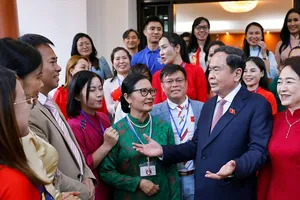 Chủ tịch Quốc hội Trần Thanh Mẫn gặp gỡ cộng đồng người Việt Nam tại Malaysia