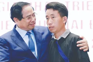 Tôn vinh kịp thời những trường hợp xả thân vì nhân dân, đất nước