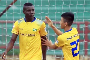 Olaha sẽ chia sẻ việc ghi bàn cùng với Phan Văn Đức