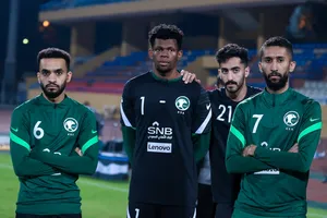 Hai thủ môn Mohammed Al Yami (số 1), Zaid Al-Bawardi (số 21) của Saudi Arabia. Ảnh: SAFF