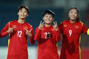 Đội tuyển nữ Việt Nam xuất sắc giành vé tham dự vòng chung kết Asian Cup 2022. Ảnh: NHẬT ĐOÀN