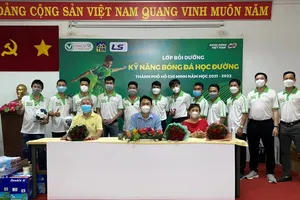 Lớp bồi dưỡng thứ 3 của Bóng đá học đường TPHCM