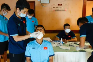 U23 Việt Nam phát hiện thêm 7 trường hợp dương tính Covid-19 sau khi xét nghiệm nhanh. Ảnh: ANH TRẦN