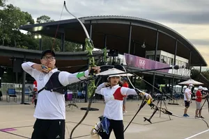 Hai cung thủ Phi Vũ và Ánh Nguyệt từng dự Olympic Tokyo 2020. ẢNH: THU SÂM