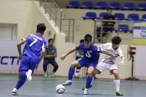Các cầu thủ Trẻ Thái Sơn Bắc thắng đậm ở trận ra quân Giải futsal TP Hà Nội 2022. ẢNH: TRỊNH THÀNH